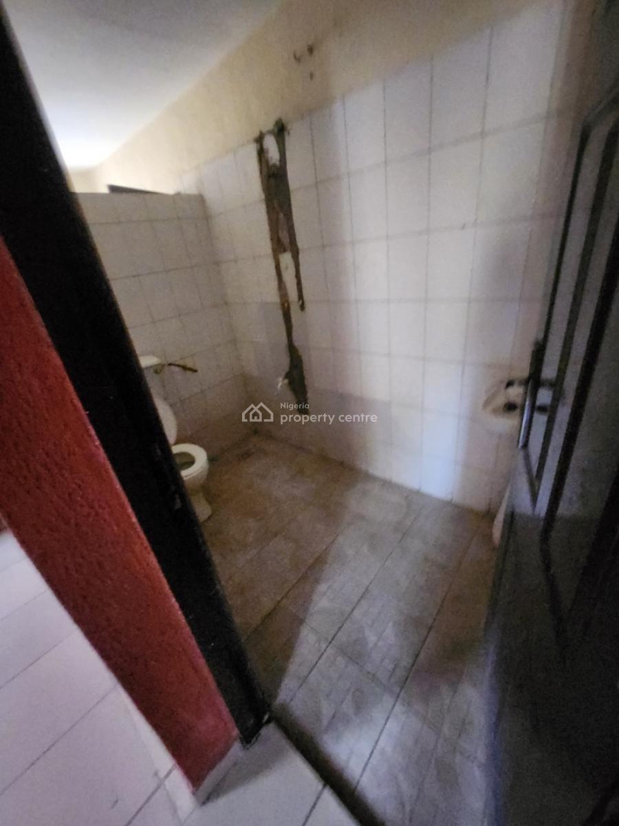 Nice 3bedroom Flat, 1st Floor ,pop Ceiling,4toilet, Tarred Rd, Wuse Zone(tarred Rd), Wuse, Abuja, Flat / Apartment for Rent