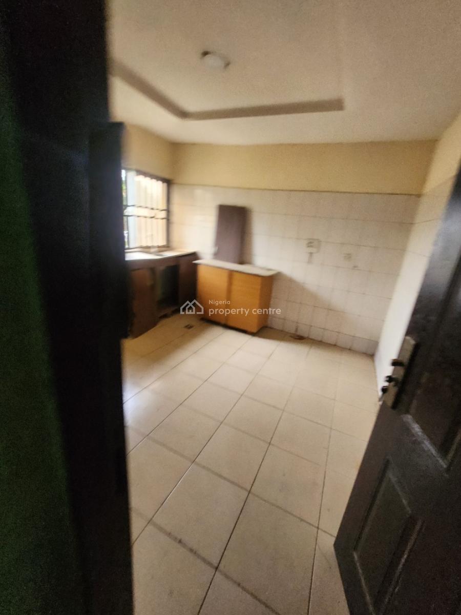 Nice 3bedroom Flat, 1st Floor ,pop Ceiling,4toilet, Tarred Rd, Wuse Zone(tarred Rd), Wuse, Abuja, Flat / Apartment for Rent