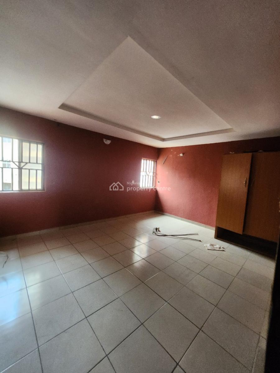 Nice 3bedroom Flat, 1st Floor ,pop Ceiling,4toilet, Tarred Rd, Wuse Zone(tarred Rd), Wuse, Abuja, Flat / Apartment for Rent