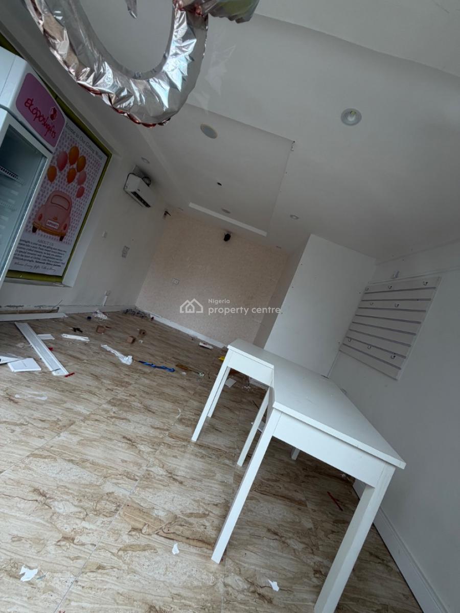 a Ground Floor- Spacious Commercial Shop Facing Fola Osibo, Fola Osibo, Lekki Phase 1, Lekki, Lagos, Shop for Rent
