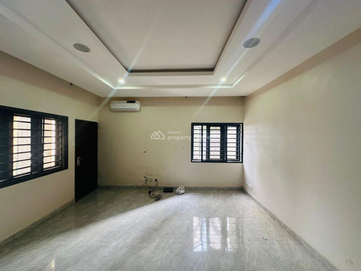 Spacious & Serviced 3 Bedroom Flat with a Bq, Wuse 2, Abuja, Flat / Apartment for Rent