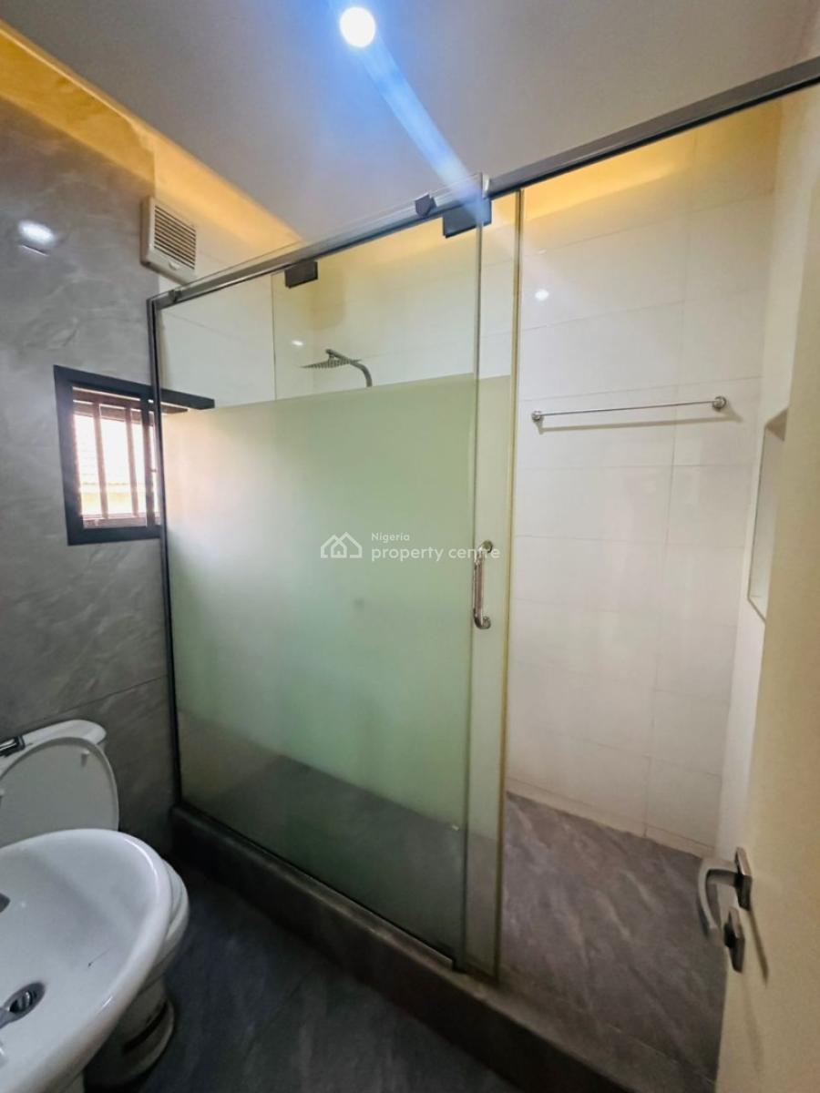 Spacious & Serviced 3 Bedroom Flat with a Bq, Wuse 2, Abuja, Flat / Apartment for Rent