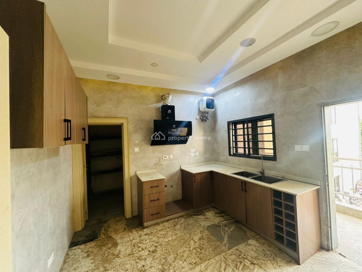 Spacious & Serviced 3 Bedroom Flat with a Bq, Wuse 2, Abuja, Flat / Apartment for Rent