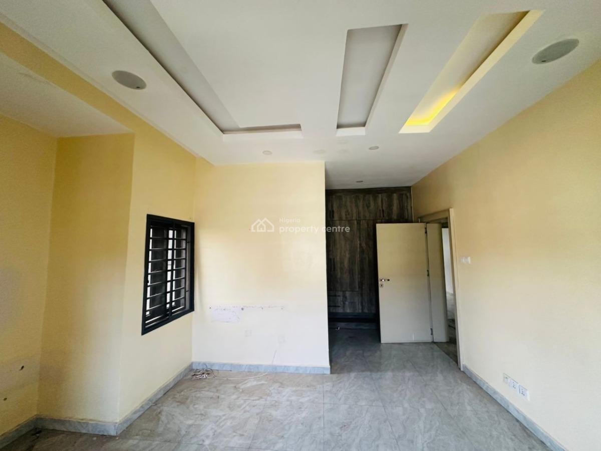 Spacious & Serviced 3 Bedroom Flat with a Bq, Wuse 2, Abuja, Flat / Apartment for Rent
