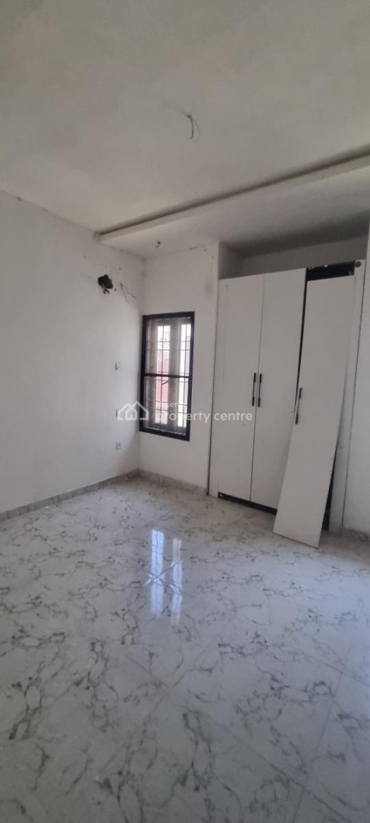 Well Maintained 3brm Flat in a Serviced Mini Estate, Orchid Road Lekki, Lekki, Lagos, Flat / Apartment for Rent