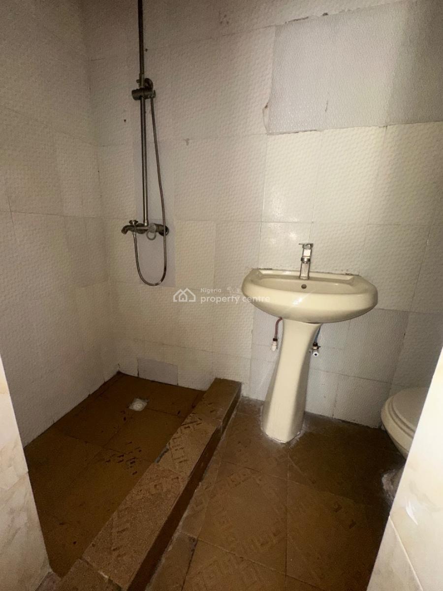 Specious 2 Bedroom Apartment Available, Osapa London, Osapa, Lekki, Lagos, Flat / Apartment for Rent