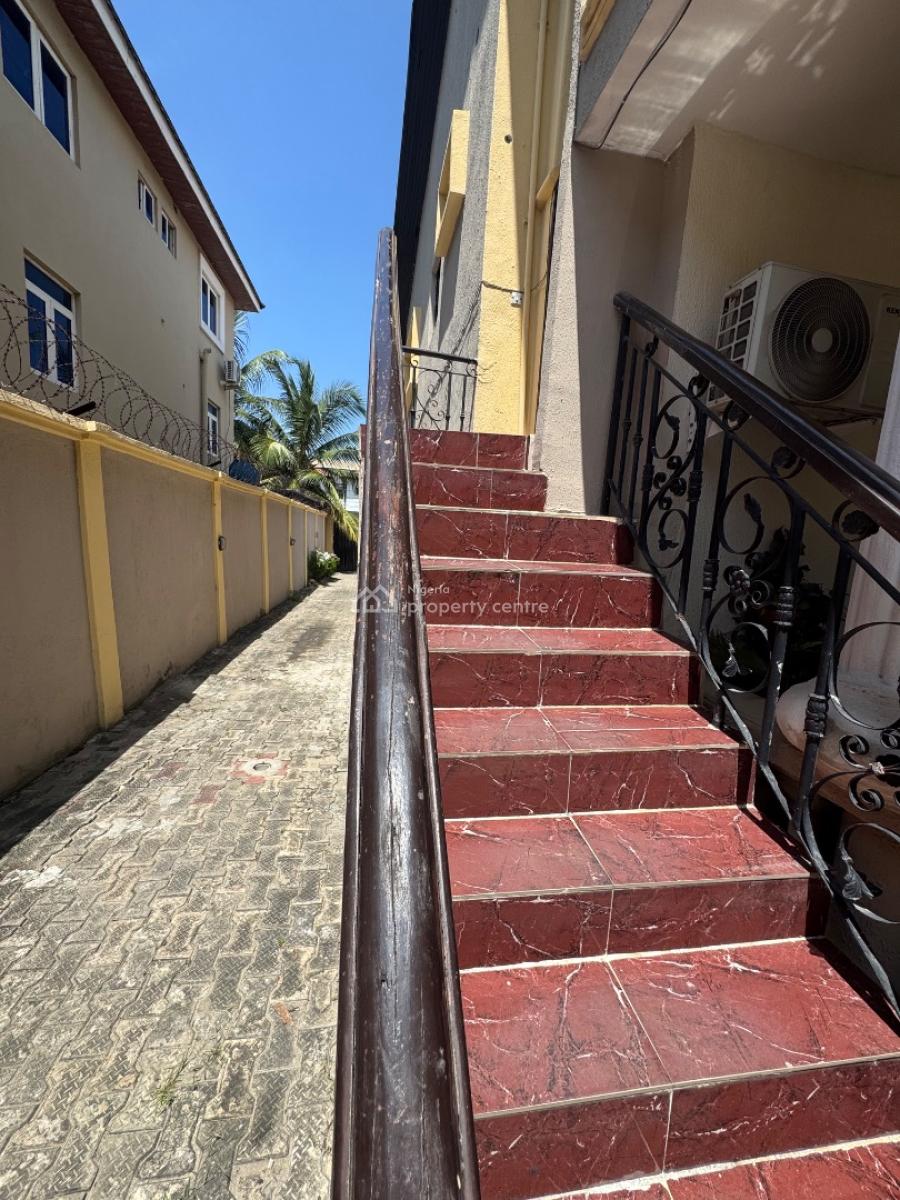 a Commercial 2 Bedroom Flat Upstairs, Lekki Phase 1, Lekki, Lagos, Office Space for Rent