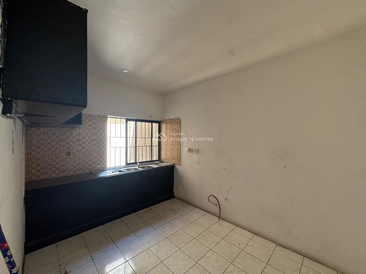 a Commercial 2 Bedroom Flat Upstairs, Lekki Phase 1, Lekki, Lagos, Office Space for Rent