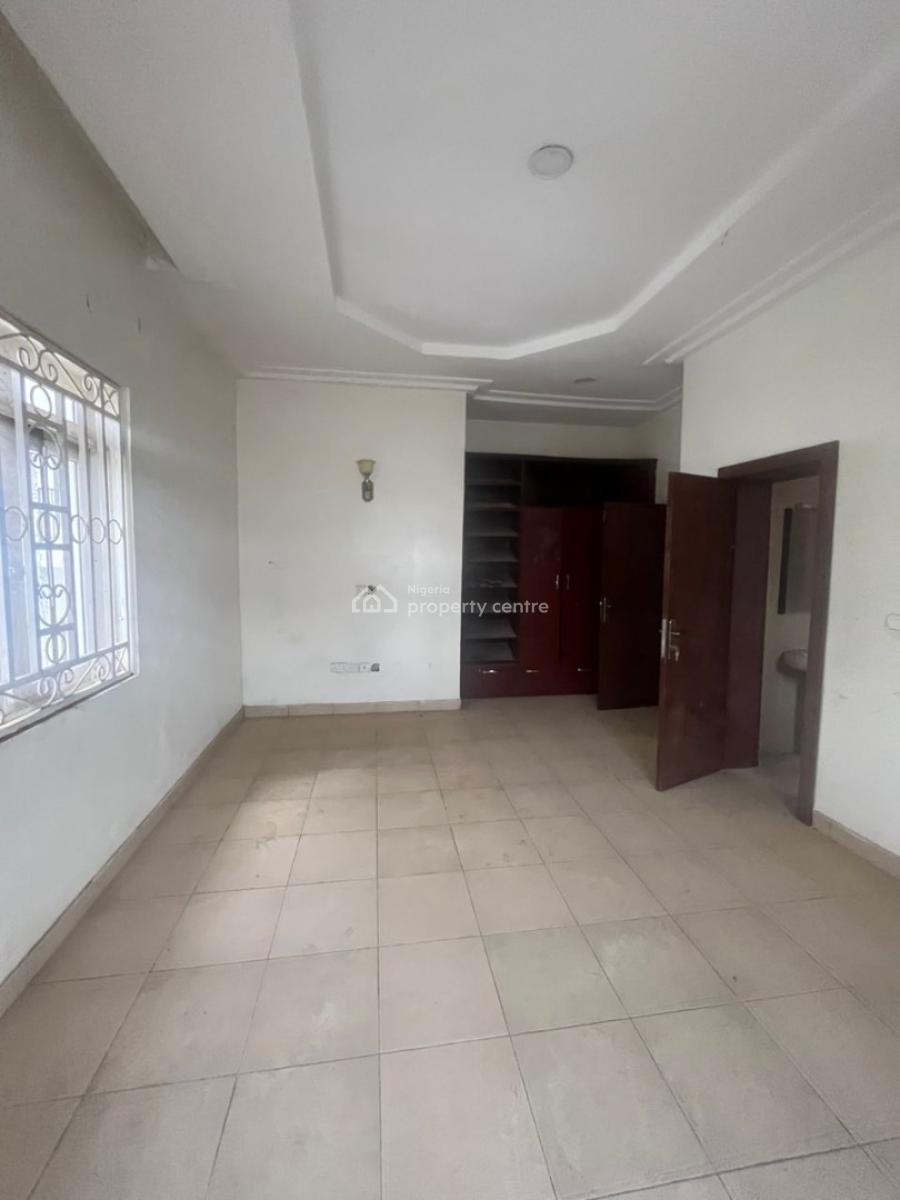 Spacious 3 Bedroom Apartment with Bq, Guzape District, Abuja, Flat / Apartment for Rent