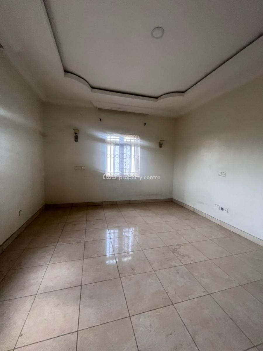 Spacious 3 Bedroom Apartment with Bq, Guzape District, Abuja, Flat / Apartment for Rent