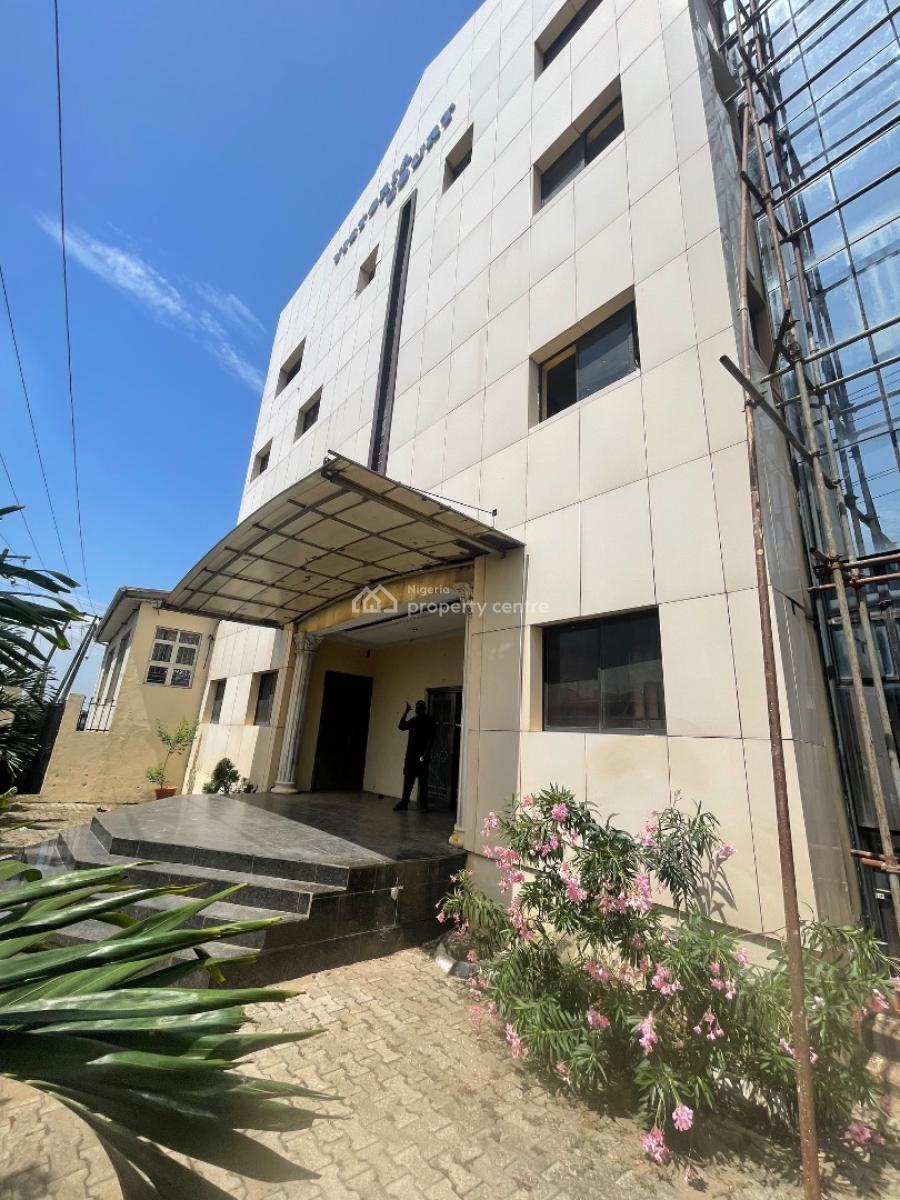Spacious 650sqm Open-plan Commercial Space, Off Agidingbi Ikeja Alausa, Ikeja, Lagos, Office Space for Rent