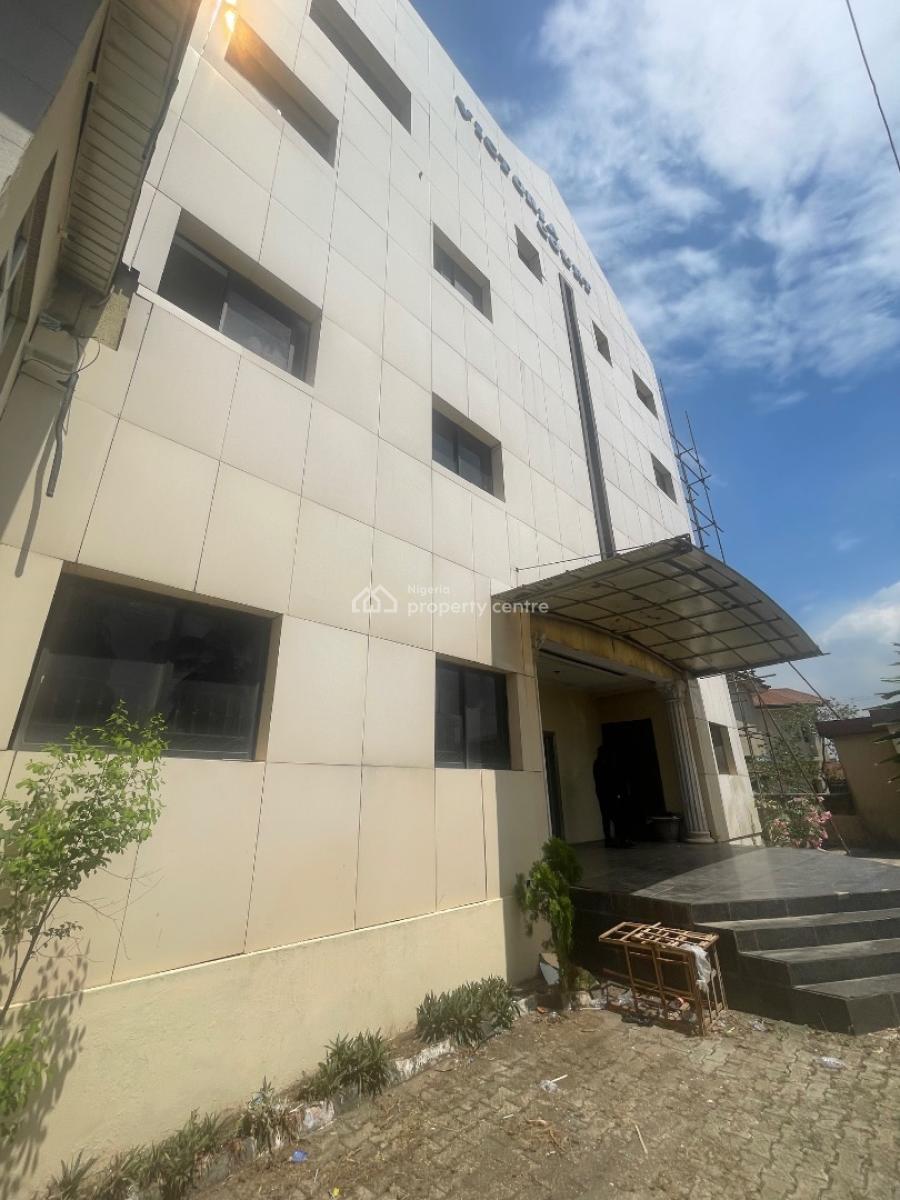 Spacious 650sqm Open-plan Commercial Space, Off Agidingbi Ikeja Alausa, Ikeja, Lagos, Office Space for Rent
