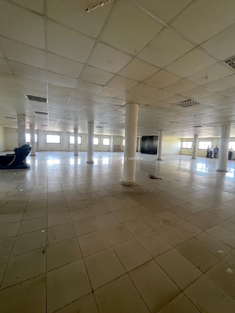 Spacious 650sqm Open-plan Commercial Space, Off Agidingbi Ikeja Alausa, Ikeja, Lagos, Office Space for Rent