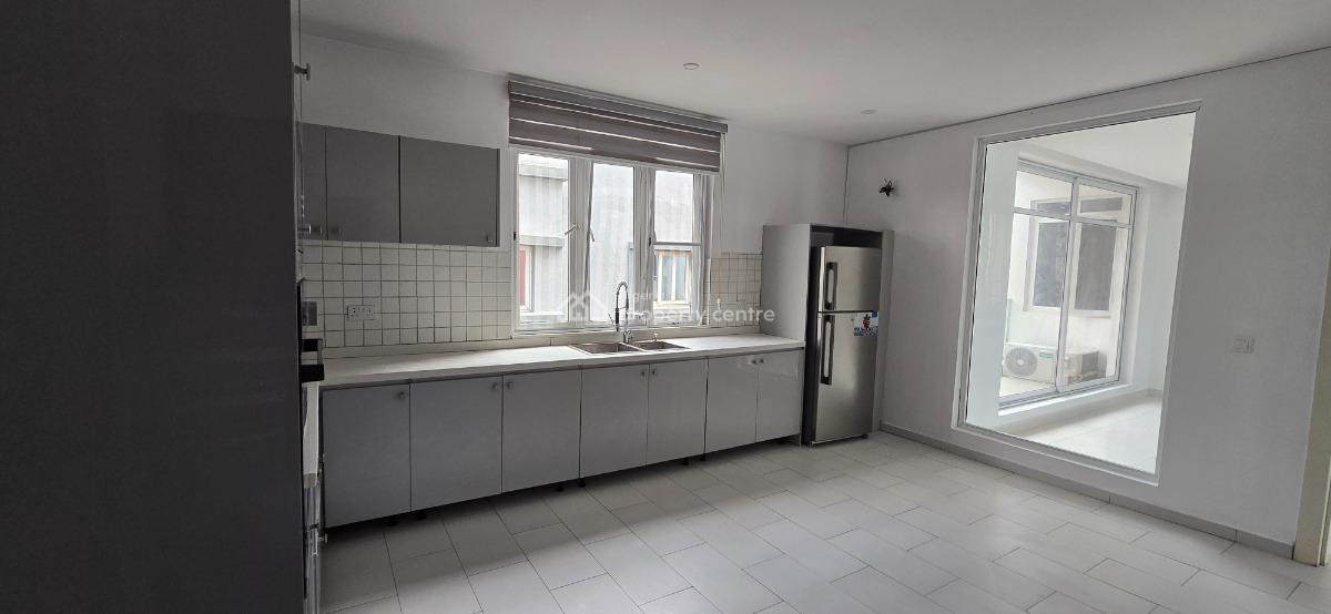 Newly Refurbished 3 Bedroom Service Apartment + Staff Room, Palace Road, Oniru, Victoria Island (vi), Lagos, Flat / Apartment for Rent