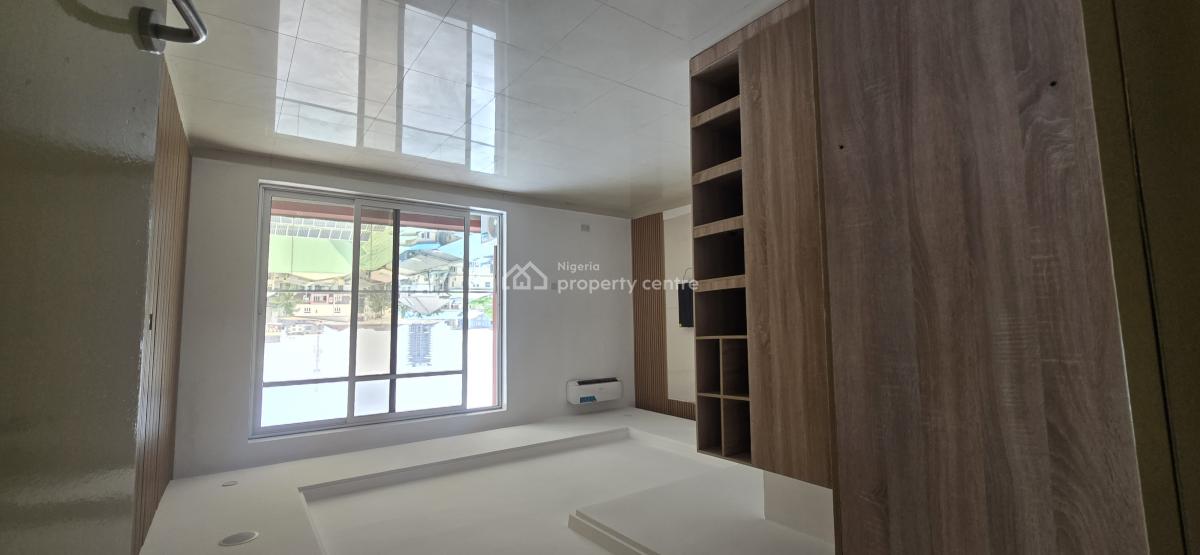 Newly Refurbished 3 Bedroom Service Apartment + Staff Room, Palace Road, Oniru, Victoria Island (vi), Lagos, Flat / Apartment for Rent