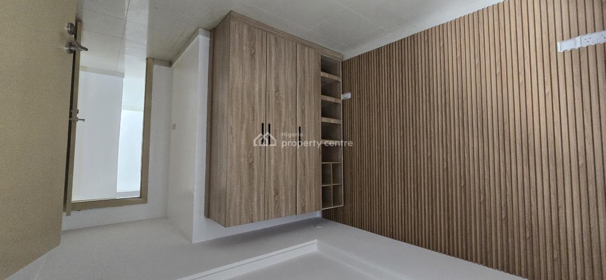 Newly Refurbished 3 Bedroom Service Apartment + Staff Room, Palace Road, Oniru, Victoria Island (vi), Lagos, Flat / Apartment for Rent