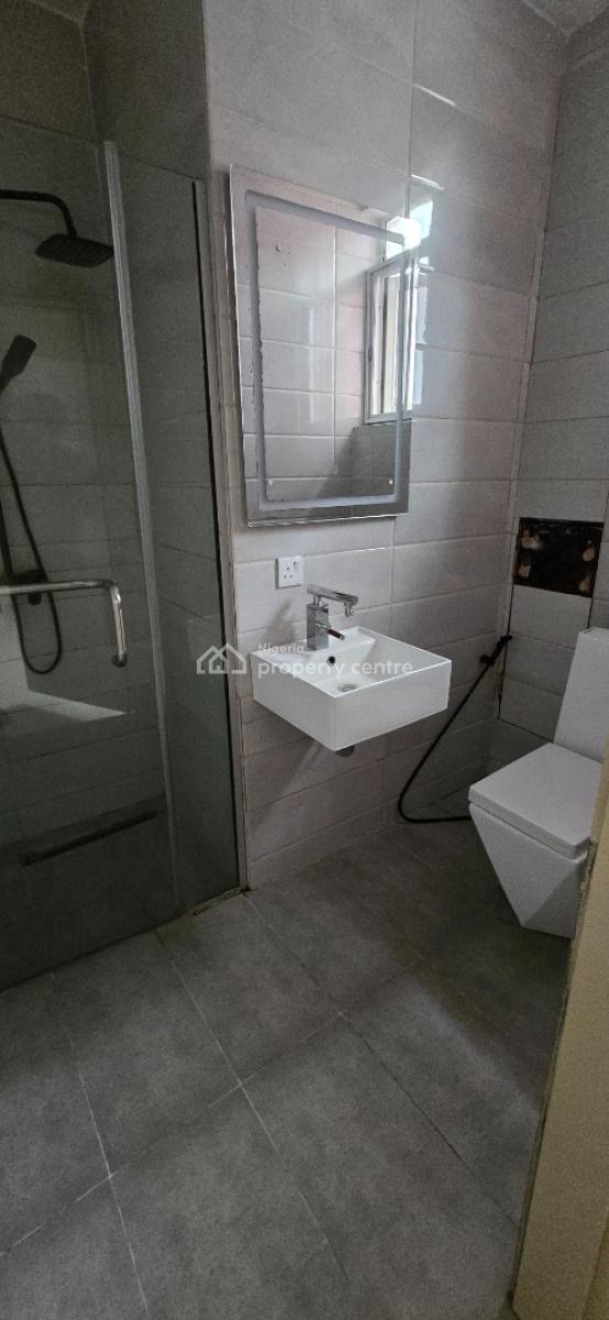 Newly Refurbished 3 Bedroom Service Apartment + Staff Room, Palace Road, Oniru, Victoria Island (vi), Lagos, Flat / Apartment for Rent