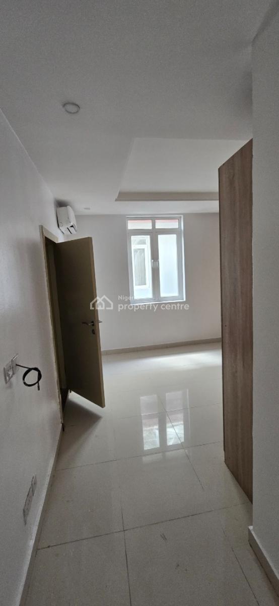 Newly Refurbished 3 Bedroom Service Apartment + Staff Room, Palace Road, Oniru, Victoria Island (vi), Lagos, Flat / Apartment for Rent