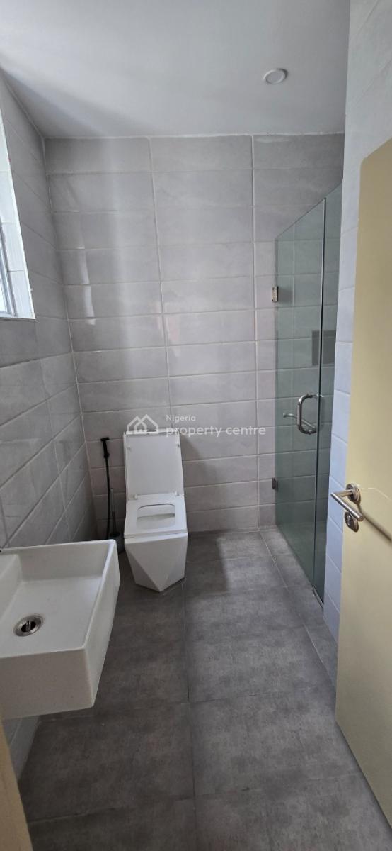 Newly Refurbished 3 Bedroom Service Apartment + Staff Room, Palace Road, Oniru, Victoria Island (vi), Lagos, Flat / Apartment for Rent