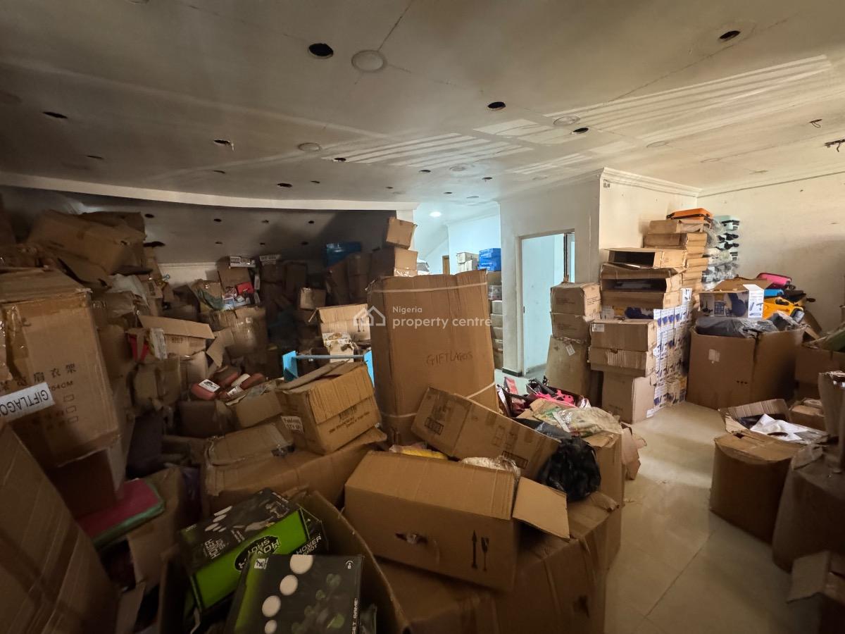 5 Bedroom Semi Detached Duplex with Bq, Lekki Phase 1, Lekki, Lagos, Plaza / Complex / Mall for Rent