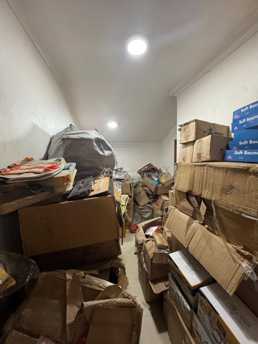 5 Bedroom Semi Detached Duplex with Bq, Lekki Phase 1, Lekki, Lagos, Plaza / Complex / Mall for Rent