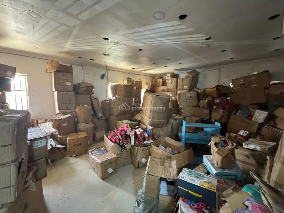 5 Bedroom Semi Detached Duplex with Bq, Lekki Phase 1, Lekki, Lagos, Plaza / Complex / Mall for Rent