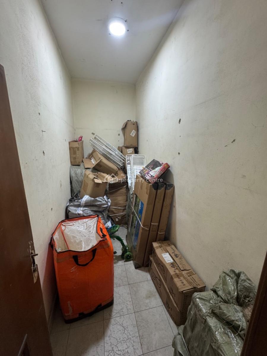 5 Bedroom Semi Detached Duplex with Bq, Lekki Phase 1, Lekki, Lagos, Plaza / Complex / Mall for Rent