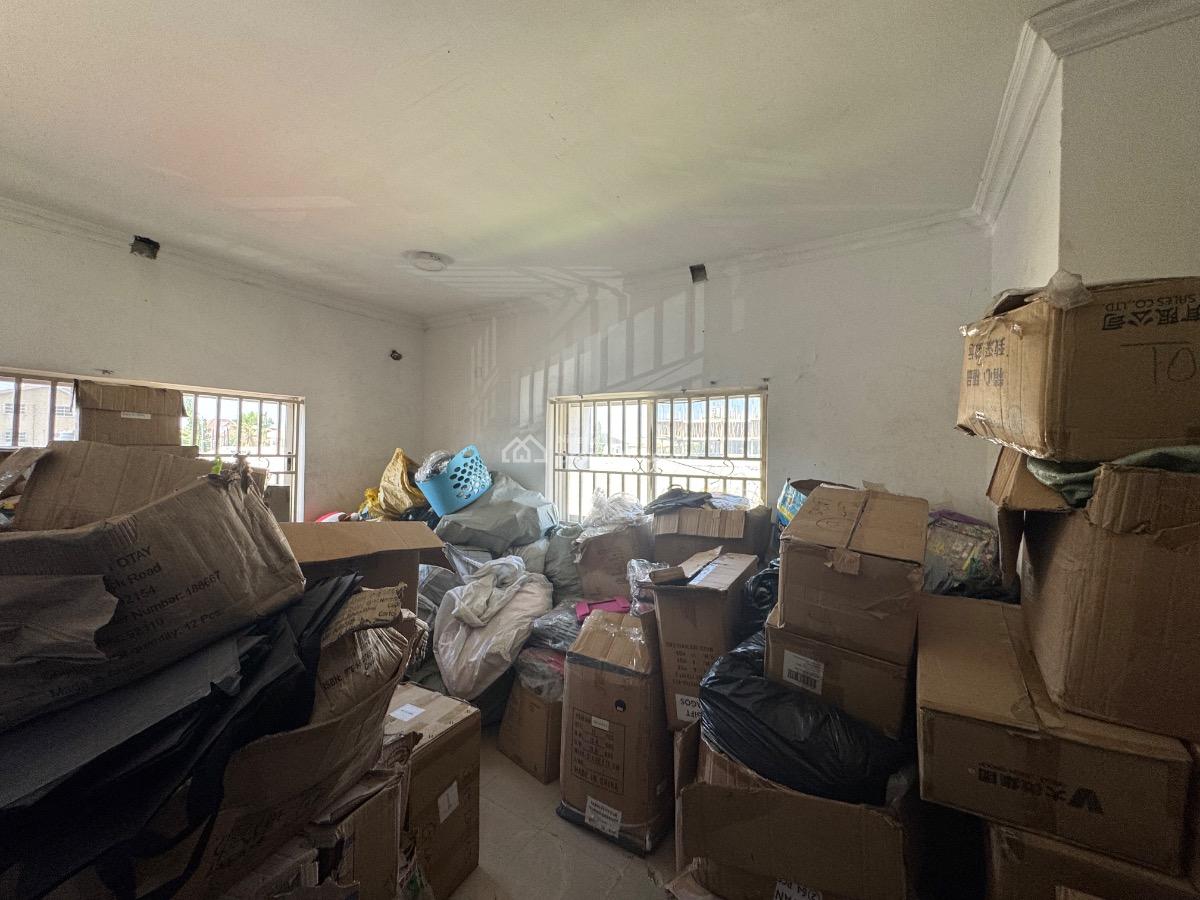 5 Bedroom Semi Detached Duplex with Bq, Lekki Phase 1, Lekki, Lagos, Plaza / Complex / Mall for Rent