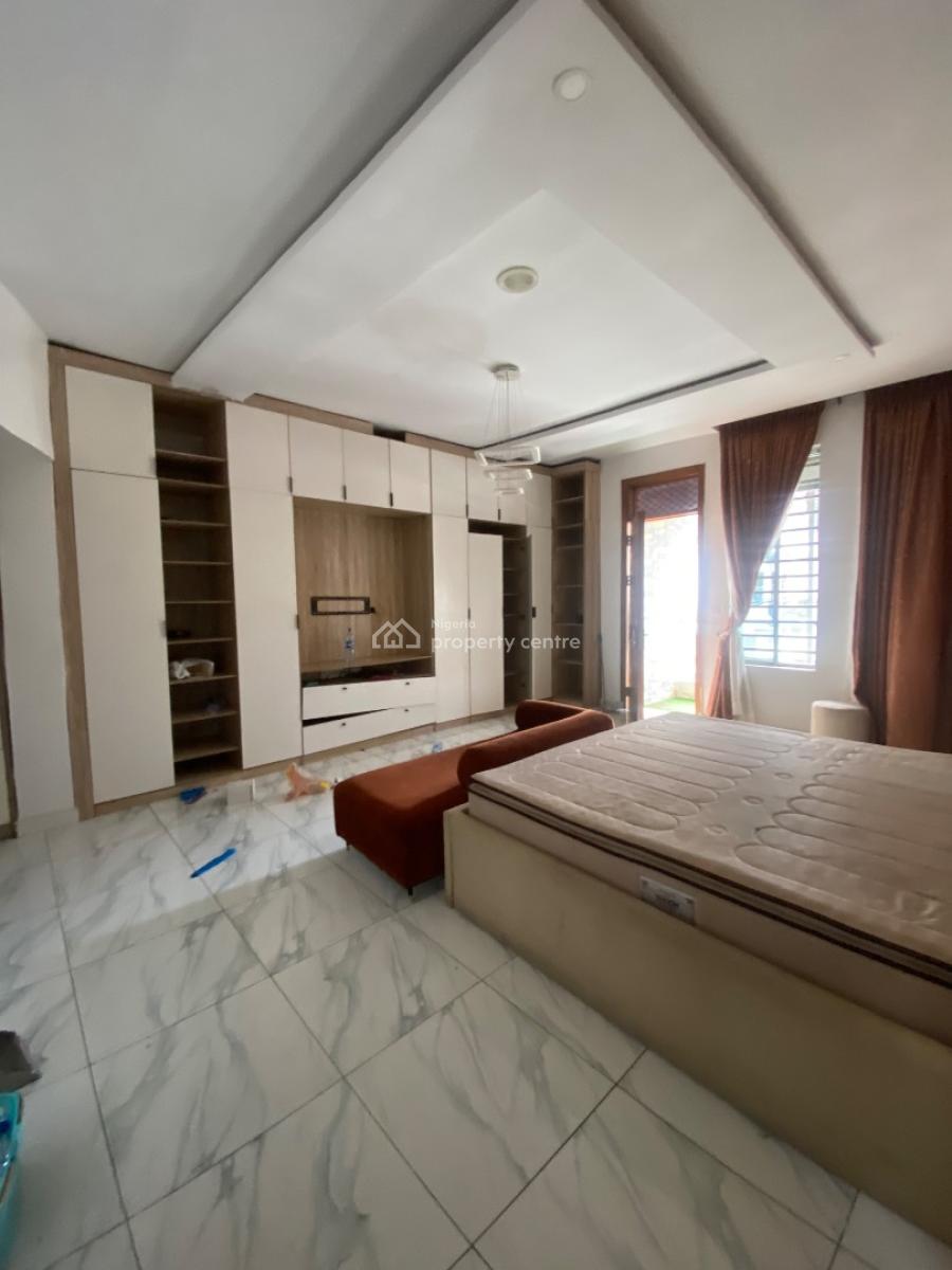 Luxury Cozy Master Bedroom with Standing Air Condition, Lekki, Lagos, Self Contain (single Rooms) for Rent