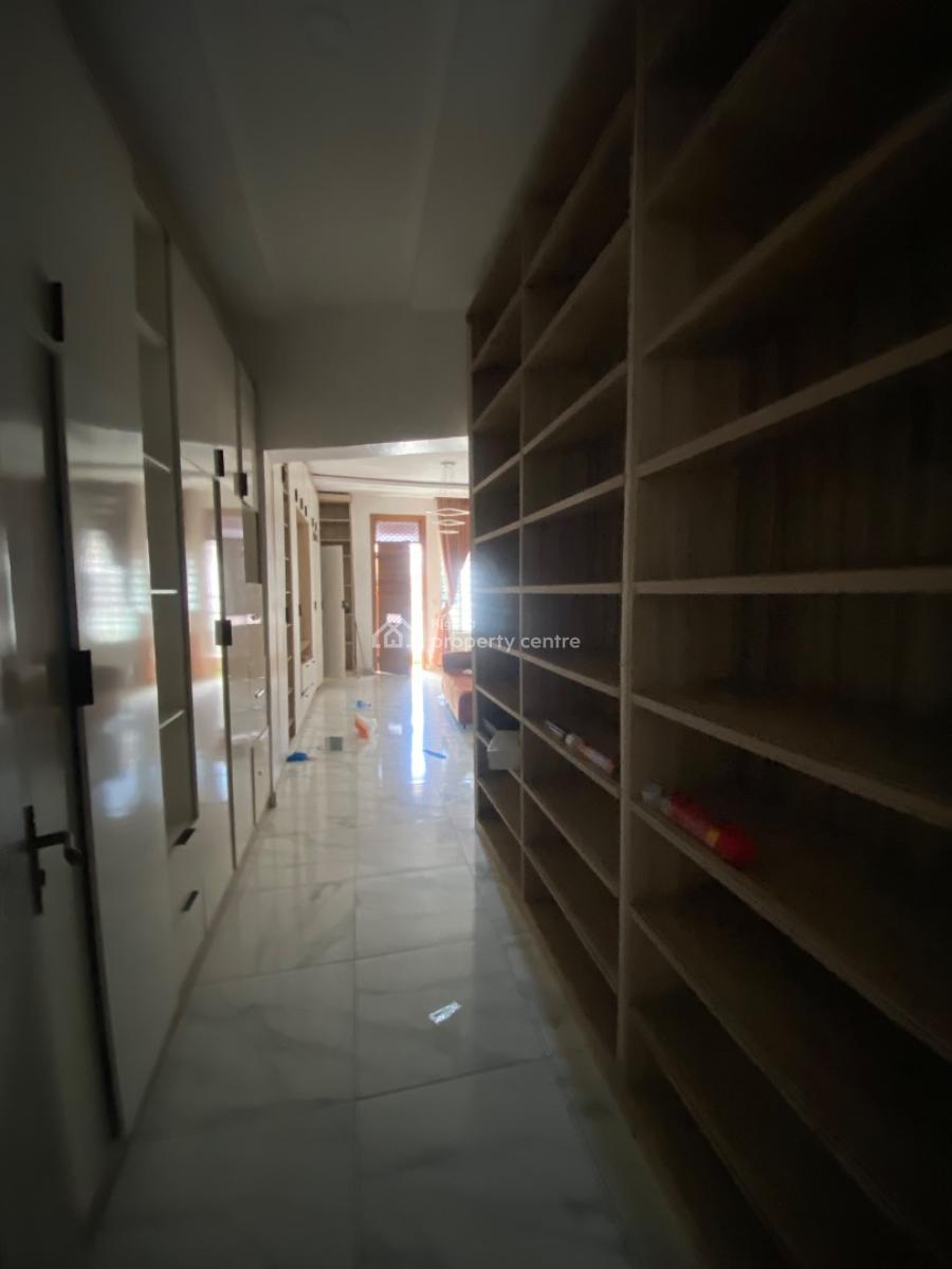 Luxury Cozy Master Bedroom with Standing Air Condition, Lekki, Lagos, Self Contain (single Rooms) for Rent