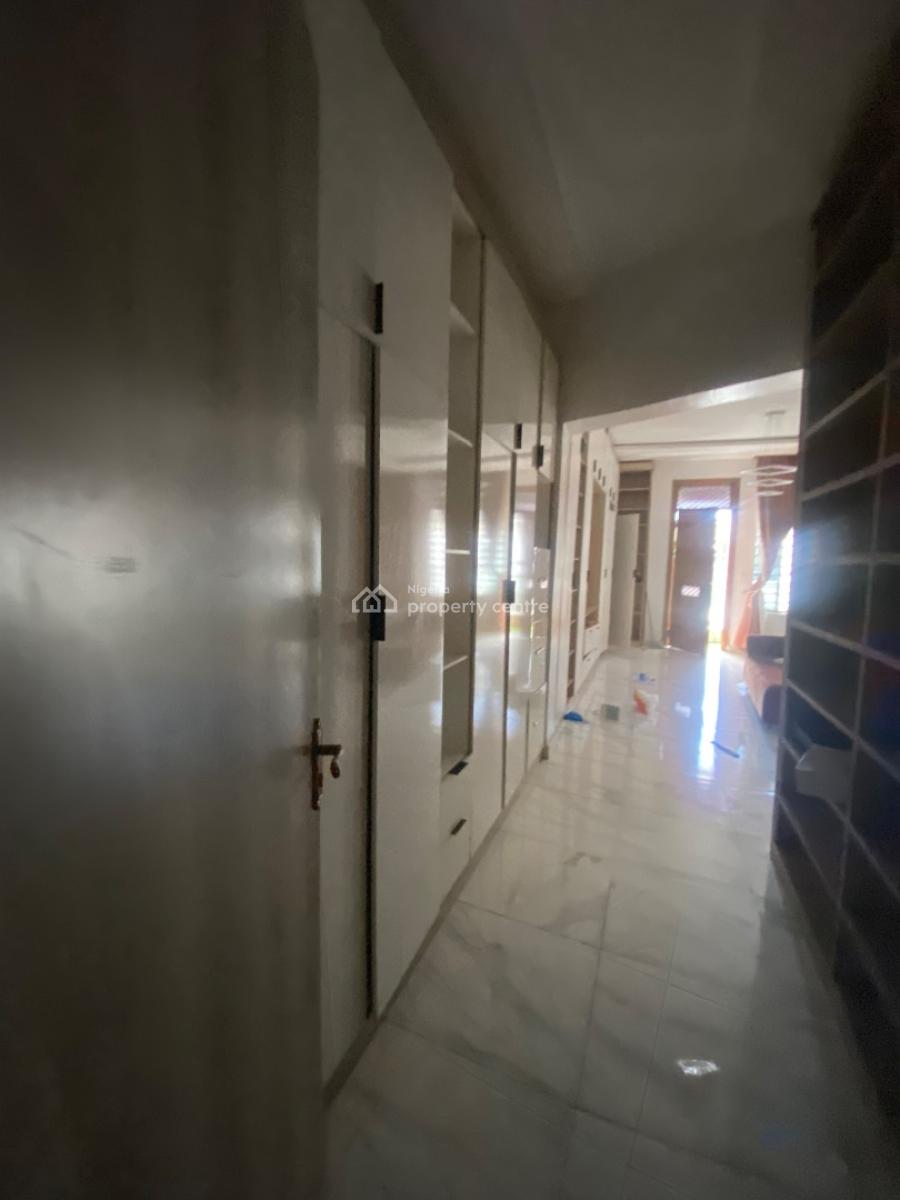 Luxury Cozy Master Bedroom with Standing Air Condition, Lekki, Lagos, Self Contain (single Rooms) for Rent