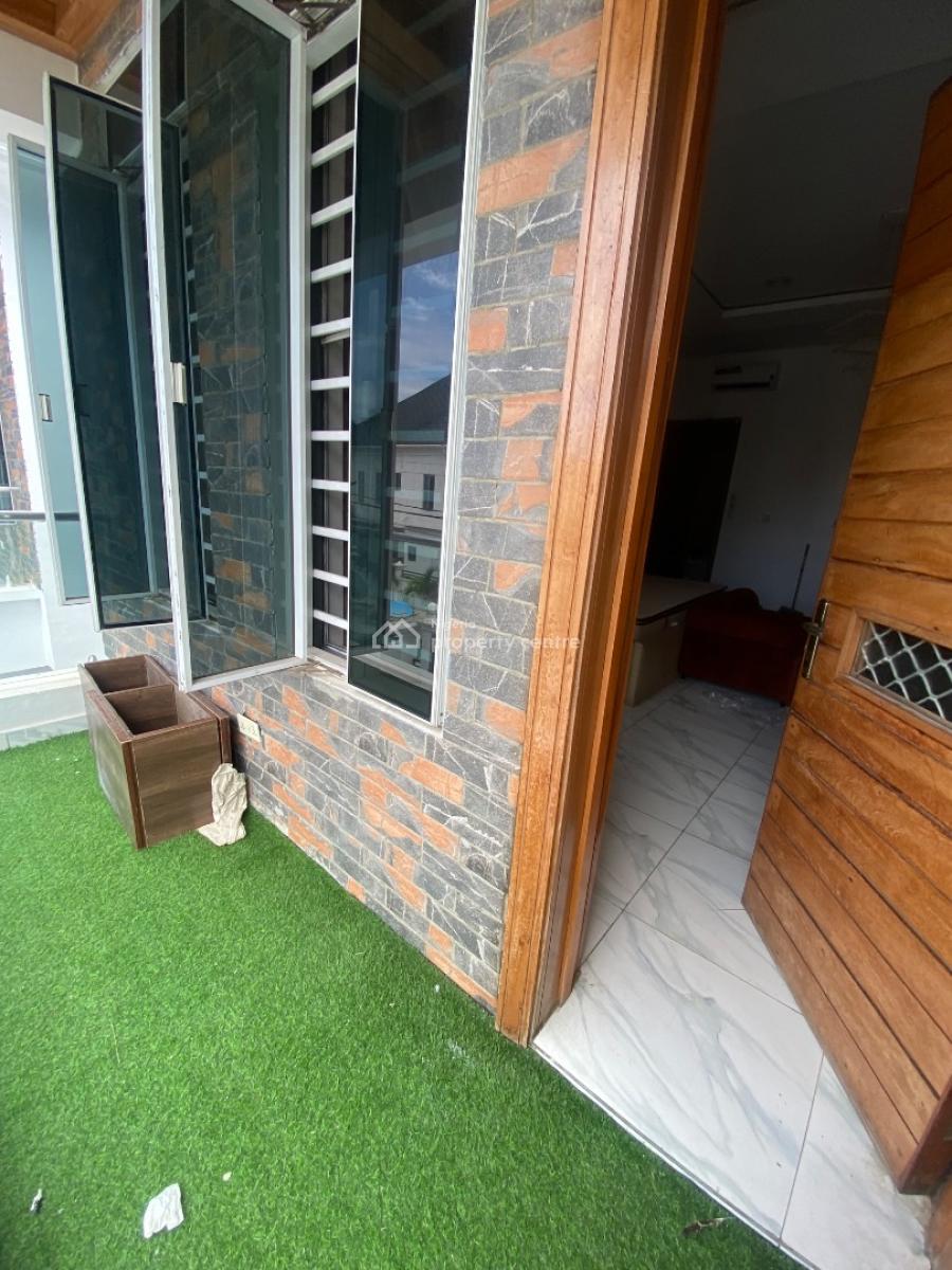 Luxury Cozy Master Bedroom with Standing Air Condition, Lekki, Lagos, Self Contain (single Rooms) for Rent