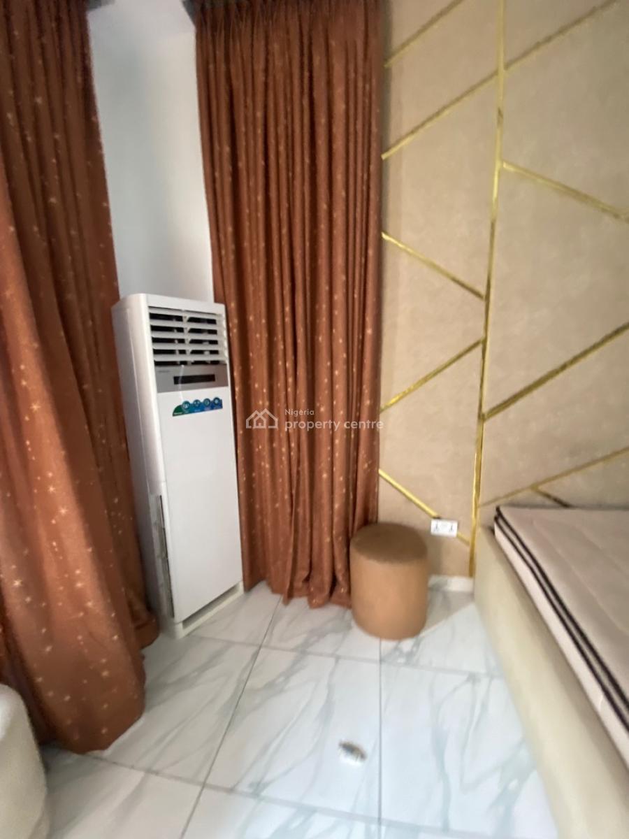 Luxury Cozy Master Bedroom with Standing Air Condition, Lekki, Lagos, Self Contain (single Rooms) for Rent