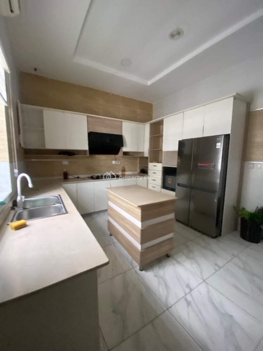 Luxury Cozy Master Bedroom with Standing Air Condition, Lekki, Lagos, Self Contain (single Rooms) for Rent