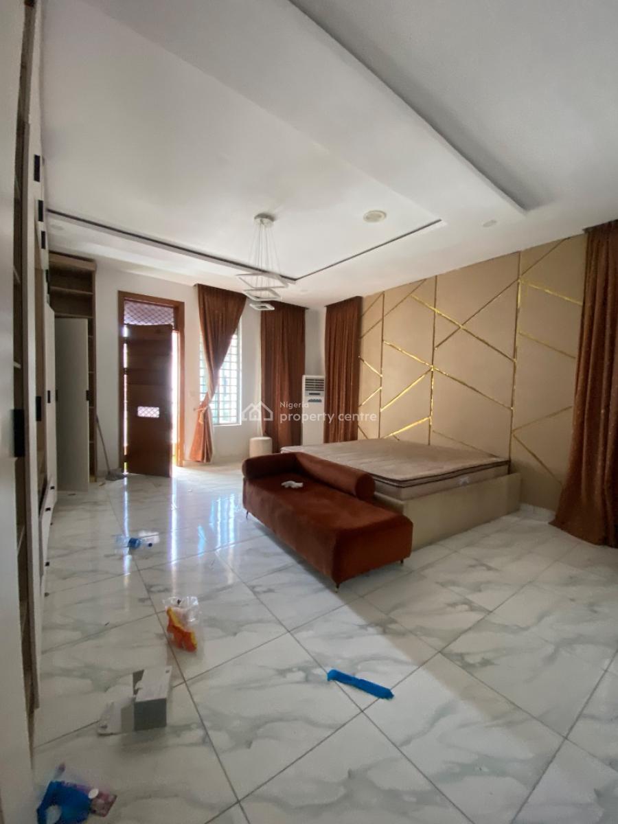 Luxury Cozy Master Bedroom with Standing Air Condition, Lekki, Lagos, Self Contain (single Rooms) for Rent