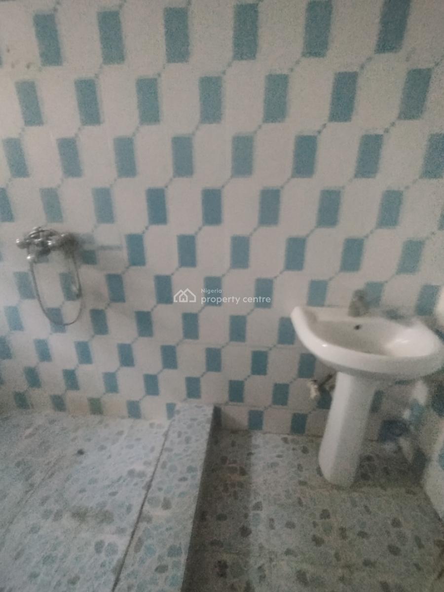 2 Bedroom Penthouse Ensuite, Marshy Hill Estate, Ajah, Lagos, Flat / Apartment for Rent