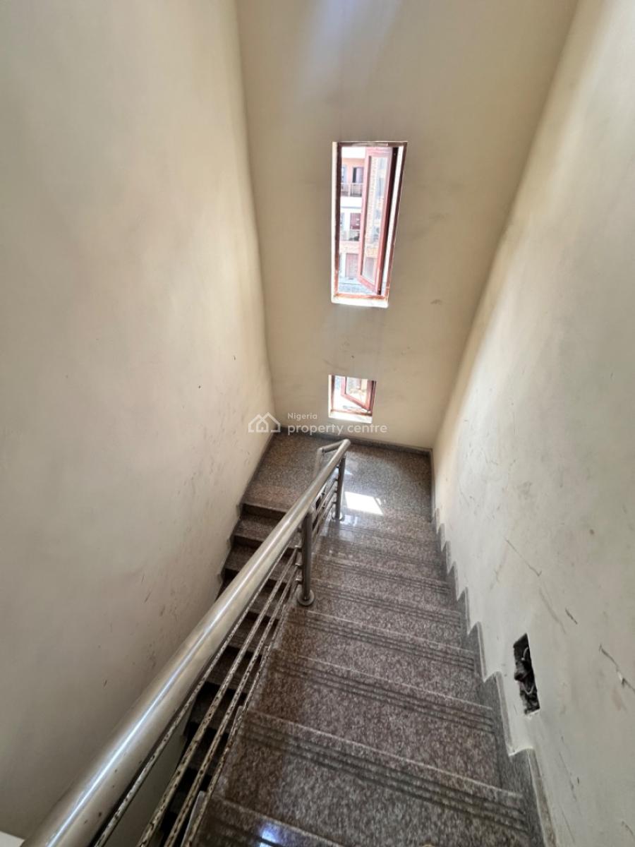 Clean 3 Bedrooms Apartment, Off Admiralty Way, Lekki Phase 1, Lekki, Lagos, House for Rent