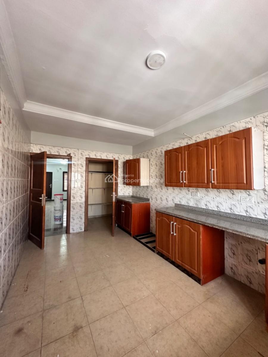 Clean 3 Bedrooms Apartment, Off Admiralty Way, Lekki Phase 1, Lekki, Lagos, House for Rent