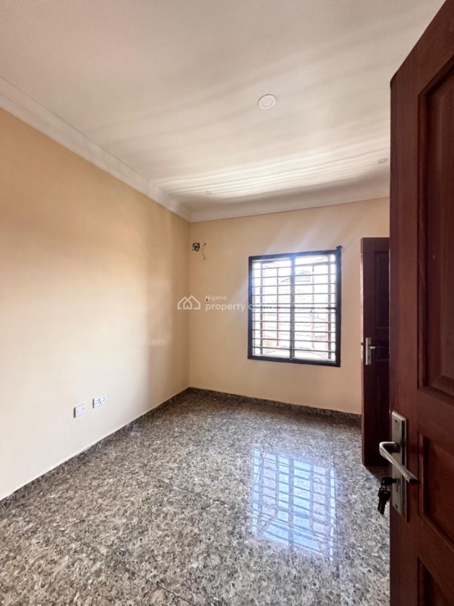 Clean 3 Bedrooms Apartment, Off Admiralty Way, Lekki Phase 1, Lekki, Lagos, House for Rent