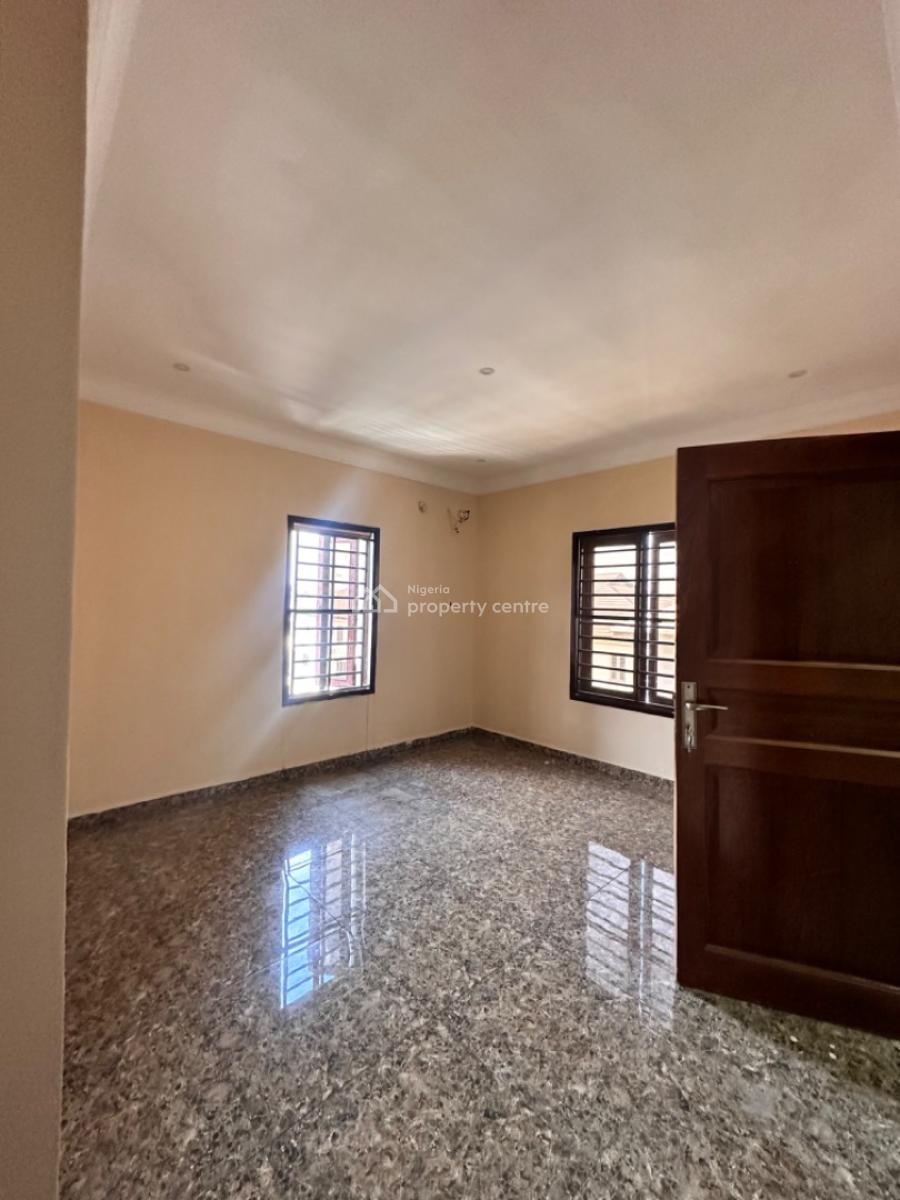 Clean 3 Bedrooms Apartment, Off Admiralty Way, Lekki Phase 1, Lekki, Lagos, House for Rent