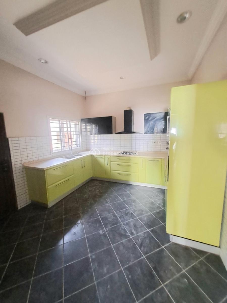 Well Built Serviced 5 Bedroom Semi Detached with Bq, Lekki Phase 1, Lekki, Lagos, Semi-detached Duplex for Rent