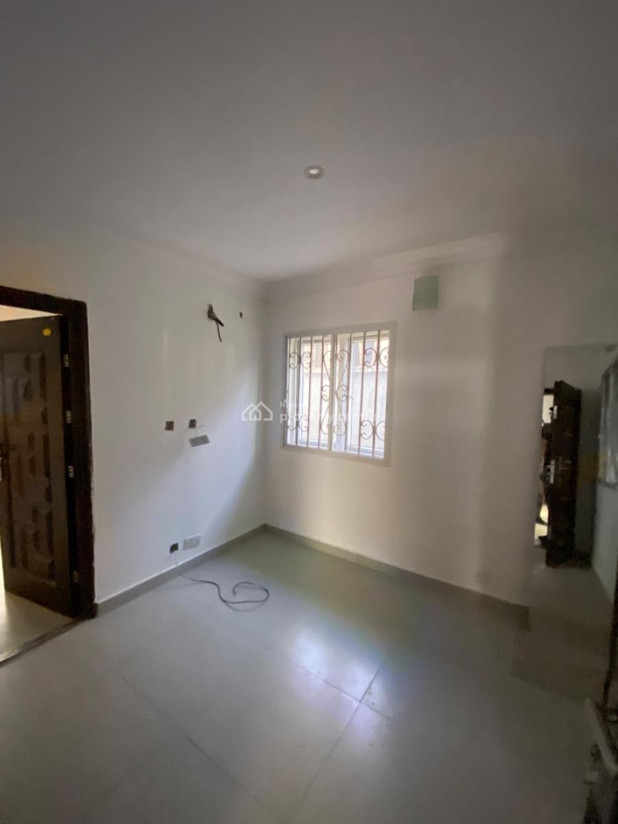 2bedrooms Flat, Gated Estate By Blenco Supermarket Before Shop Rite, Sangotedo, Ajah, Lagos, Flat / Apartment for Rent