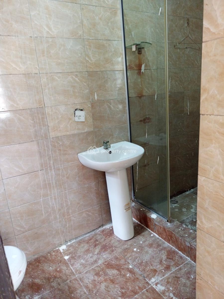 Spacious 3bedroom First Floor Secured Estate Serviced, Secured Estate, Osapa, Lekki, Lagos, Flat / Apartment for Rent