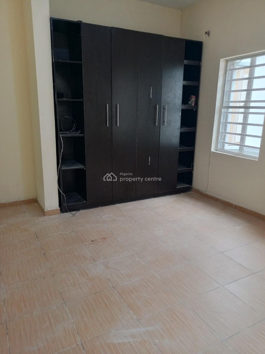Spacious 3bedroom First Floor Secured Estate Serviced, Secured Estate, Osapa, Lekki, Lagos, Flat / Apartment for Rent