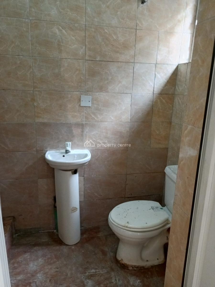 Spacious 3bedroom First Floor Secured Estate Serviced, Secured Estate, Osapa, Lekki, Lagos, Flat / Apartment for Rent