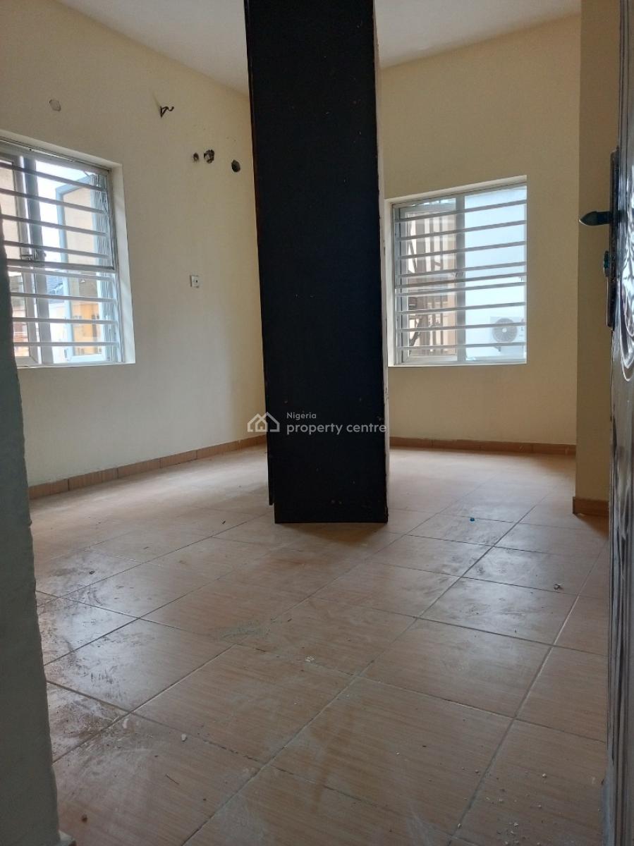 Spacious 3bedroom First Floor Secured Estate Serviced, Secured Estate, Osapa, Lekki, Lagos, Flat / Apartment for Rent