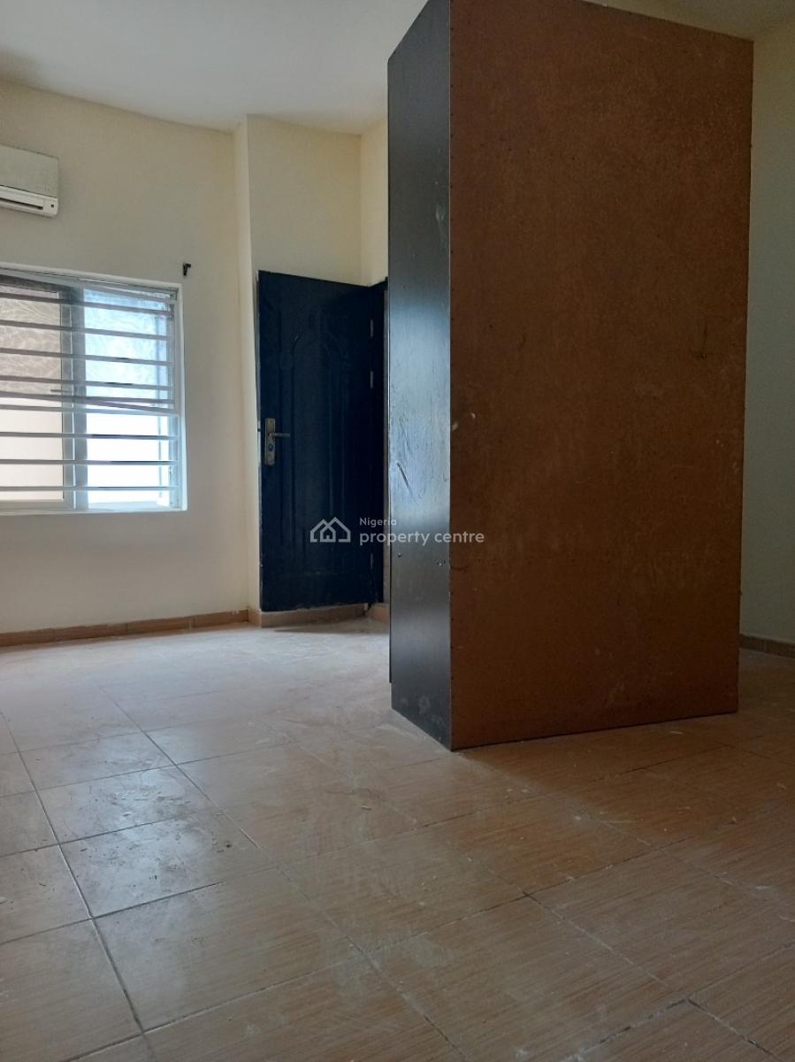 Spacious 3bedroom First Floor Secured Estate Serviced, Secured Estate, Osapa, Lekki, Lagos, Flat / Apartment for Rent