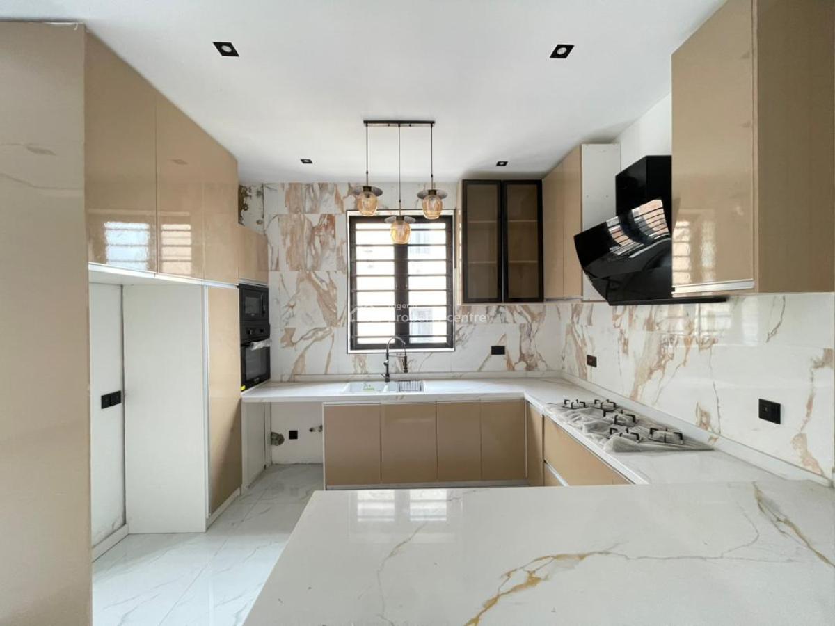 Exquisite 2 Bedroom Apartment, Lekki Phase 1, Lekki, Lagos, Block of Flats for Sale