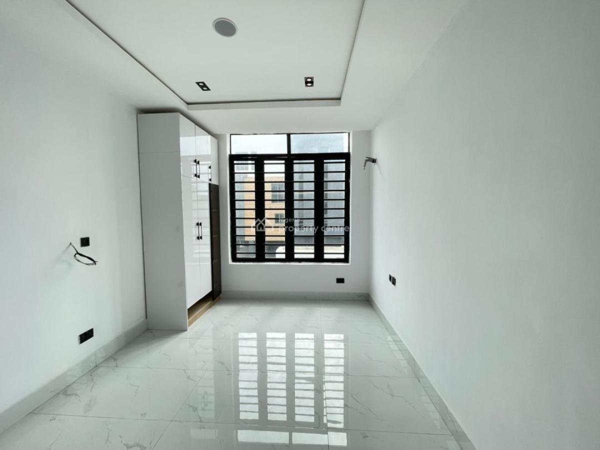 Exquisite 2 Bedroom Apartment, Lekki Phase 1, Lekki, Lagos, Block of Flats for Sale