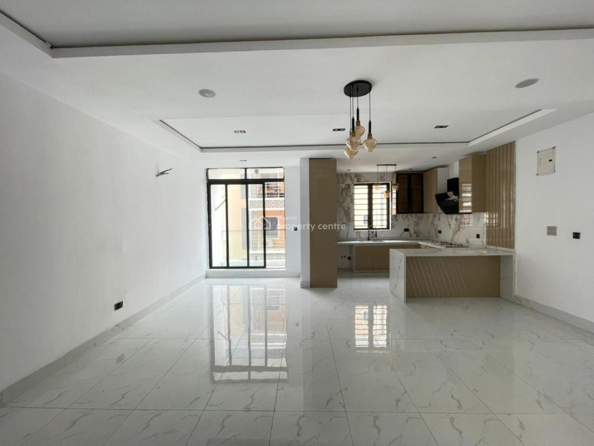 Exquisite 2 Bedroom Apartment, Lekki Phase 1, Lekki, Lagos, Block of Flats for Sale